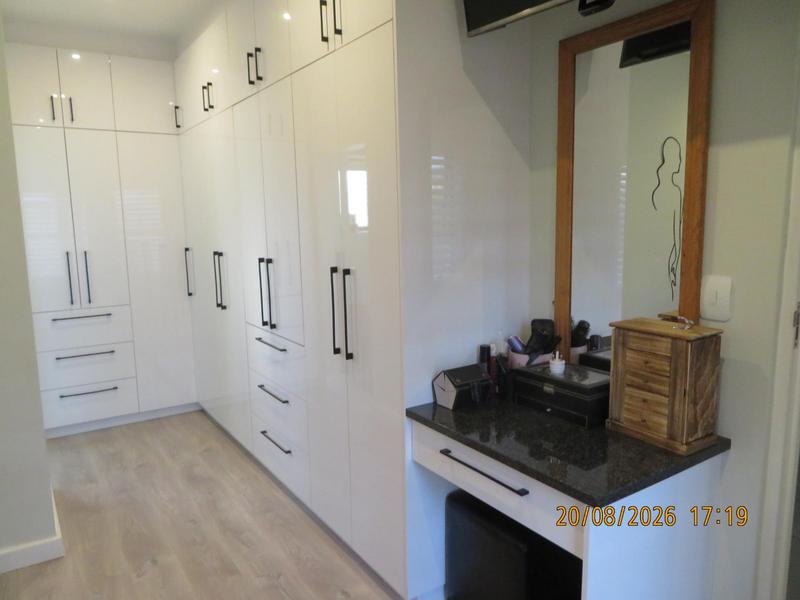 To Let 5 Bedroom Property for Rent in Zevendal Western Cape